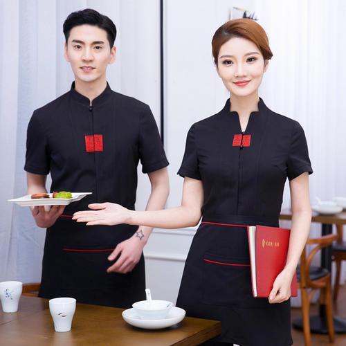 餐饮服务员月薪2800，为何年轻人仍蜂拥而至？——老板揭秘背后的生存智慧